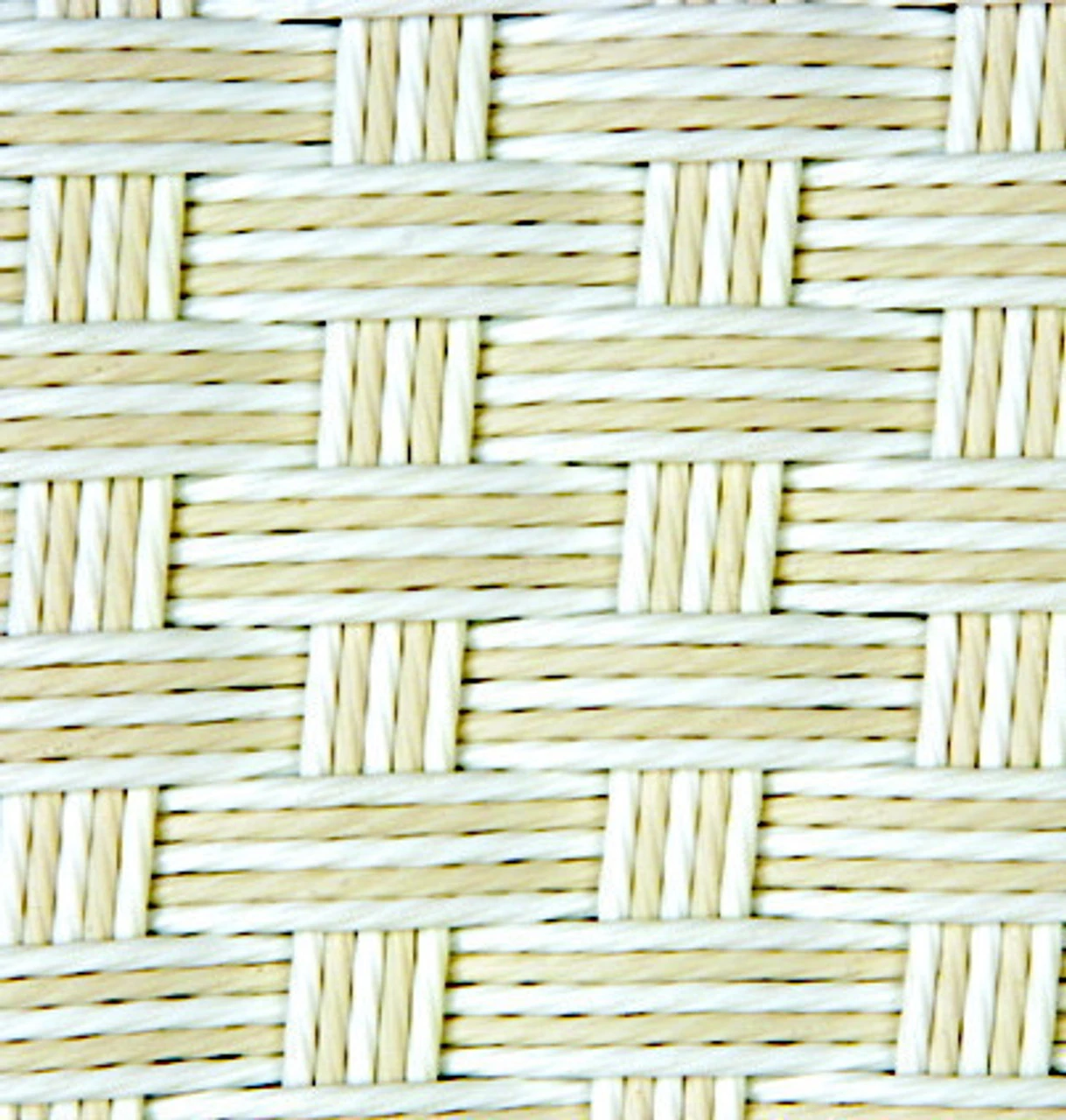 Lloyd Flanders Grand Traverse Armchair 4 Seat Dining Set 3 Lloyd Flanders Grand Traverse Armchair 4 Seat Dining Set - Image 3