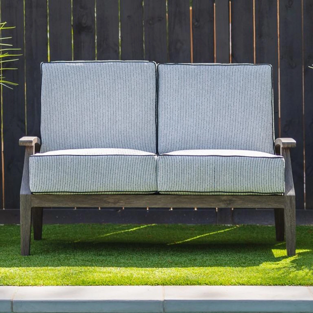 Lloyd Flanders Loom Frontier Loveseat 3 Lloyd Flanders Loom Frontier Loveseat - Image 3