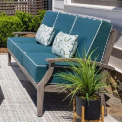 Lloyd Flanders Loom Frontier Sofa