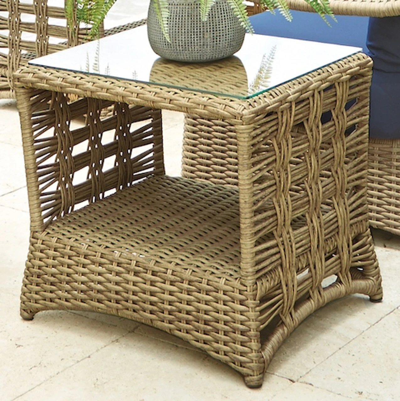 Lloyd Flanders Vinyl Wicker Magnolia 25" End Table 5 Lloyd Flanders Vinyl Wicker Magnolia 25" End Table - Image 5