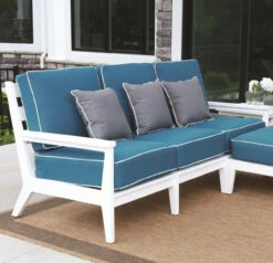 Berlin Gardens Resin Mayhew Sofa