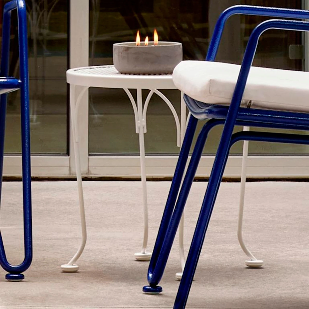 Woodard Wrought Iron Round Decorative 17" Wide Mesh Top Side Table 2 Woodard Wrought Iron Round Decorative 17" Wide Mesh Top Side Table - Image 2