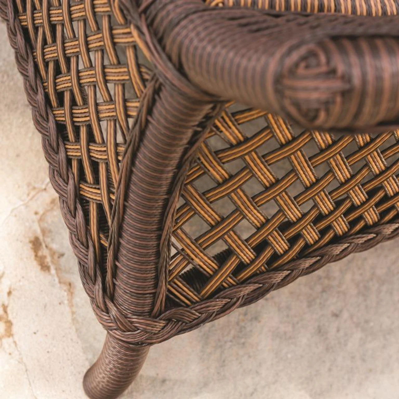 Lloyd Flanders Vinyl Wicker Grand Traverse 43" Oval Cocktail Table 4 Lloyd Flanders Vinyl Wicker Grand Traverse 43" Oval Cocktail Table - Image 4