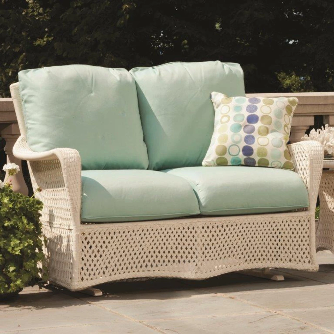 Lloyd Flanders Vinyl Wicker Grand Traverse Loveseat Glider 4 Lloyd Flanders Vinyl Wicker Grand Traverse Loveseat Glider - Image 4