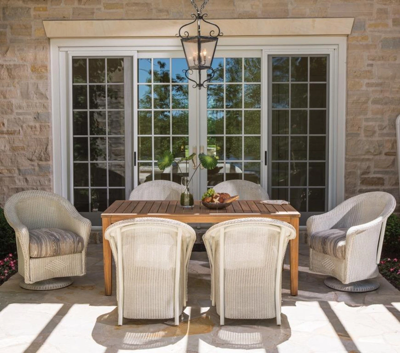 Lloyd Flanders Loom Reflections 6 Seat Wicker & Teak Dining Set 2 Lloyd Flanders Loom Reflections 6 Seat Wicker & Teak Dining Set - Image 2