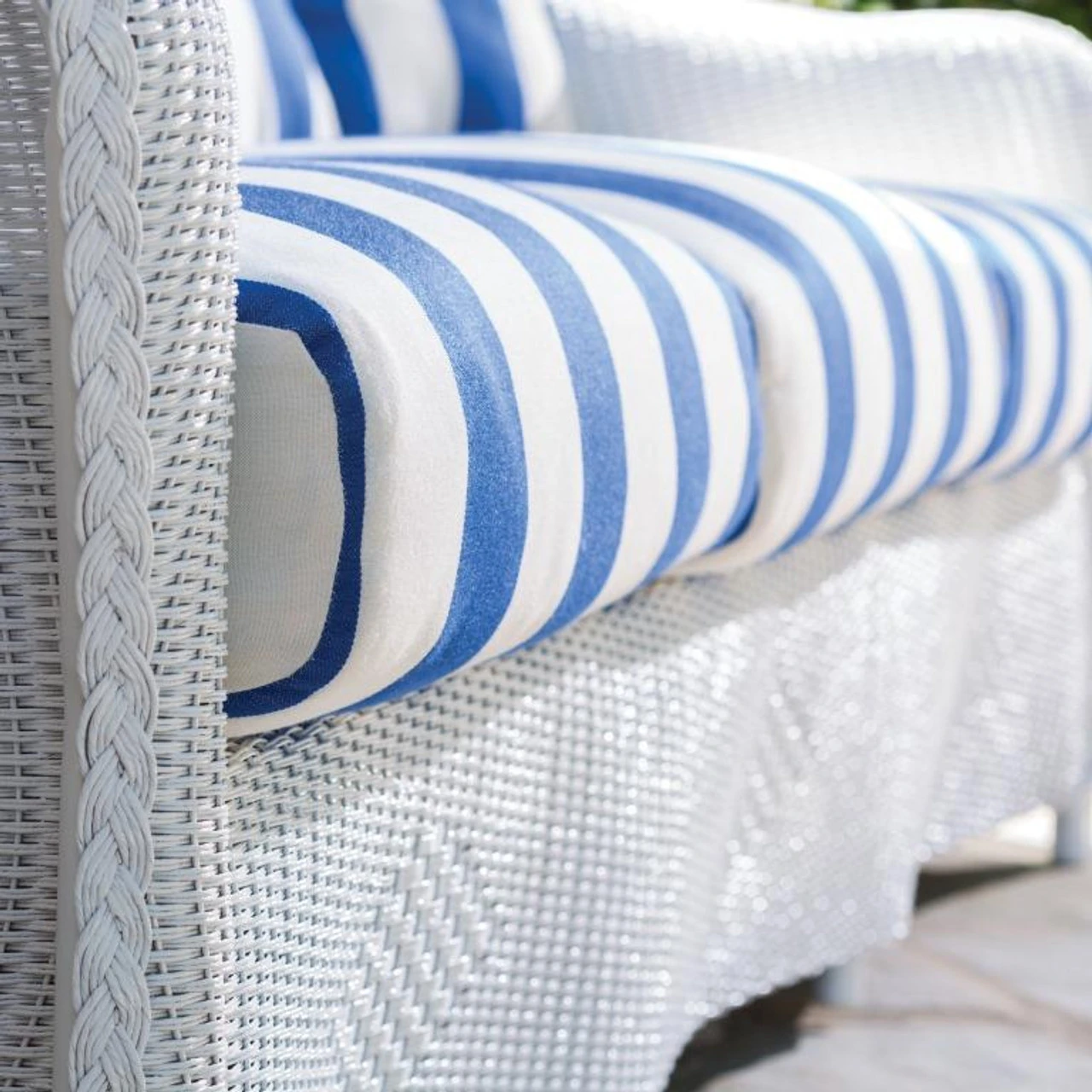 Lloyd Flanders Loom Reflections 3 Seater Sofa 4 Lloyd Flanders Loom Reflections 3 Seater Sofa - Image 4