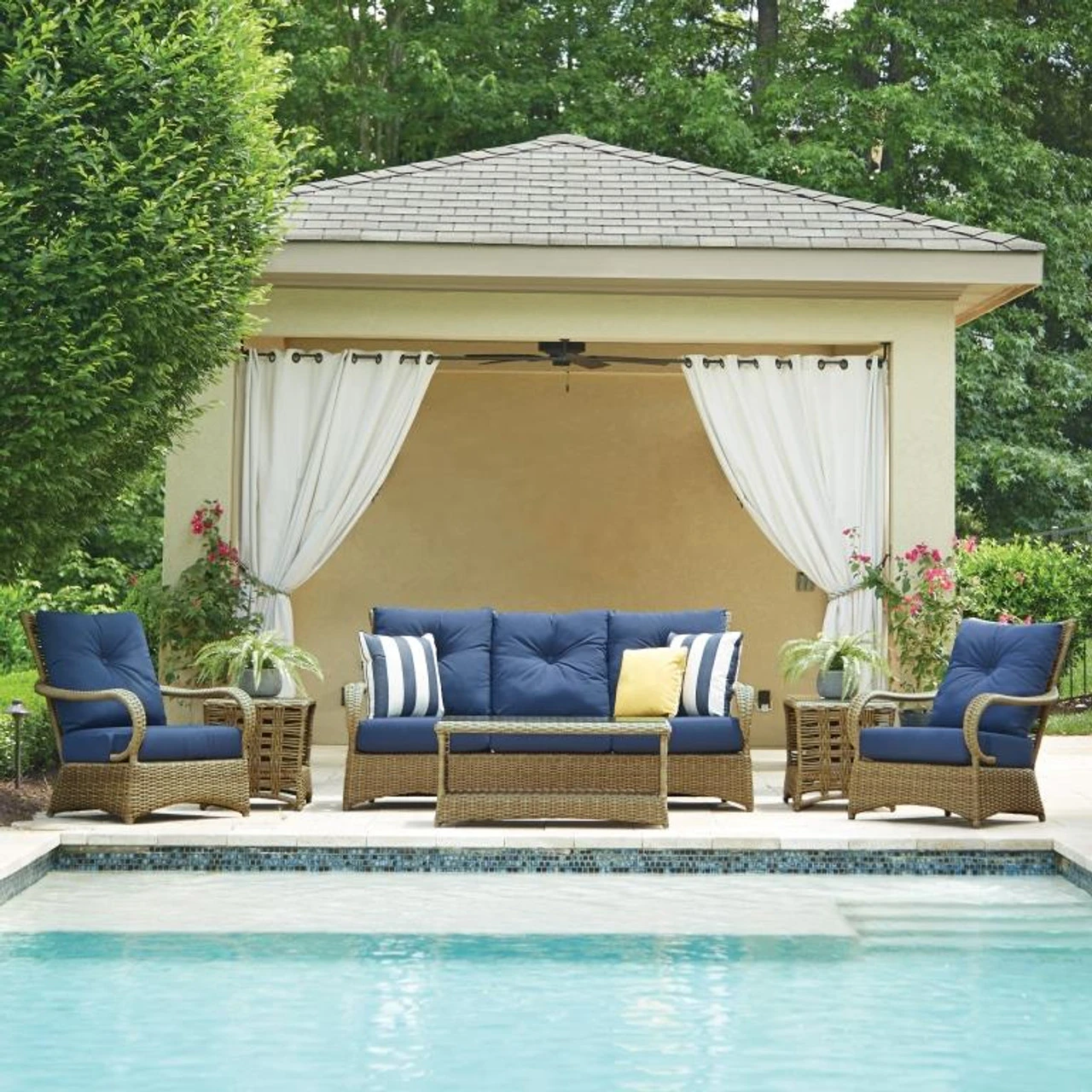 Lloyd Flanders Magnolia Sofa Lounge Set 7 Lloyd Flanders Magnolia Sofa Lounge Set - Image 7